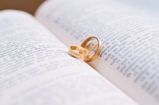 How to Apply the Bible to Marriages : Building a Christ-Centered Union