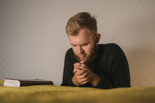 7 Powerful Prayers for Anxiety and Fear (And Why They Work)